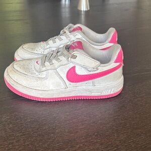 Nike Kids' Low Dunk Sneakers in Pink. Size 12